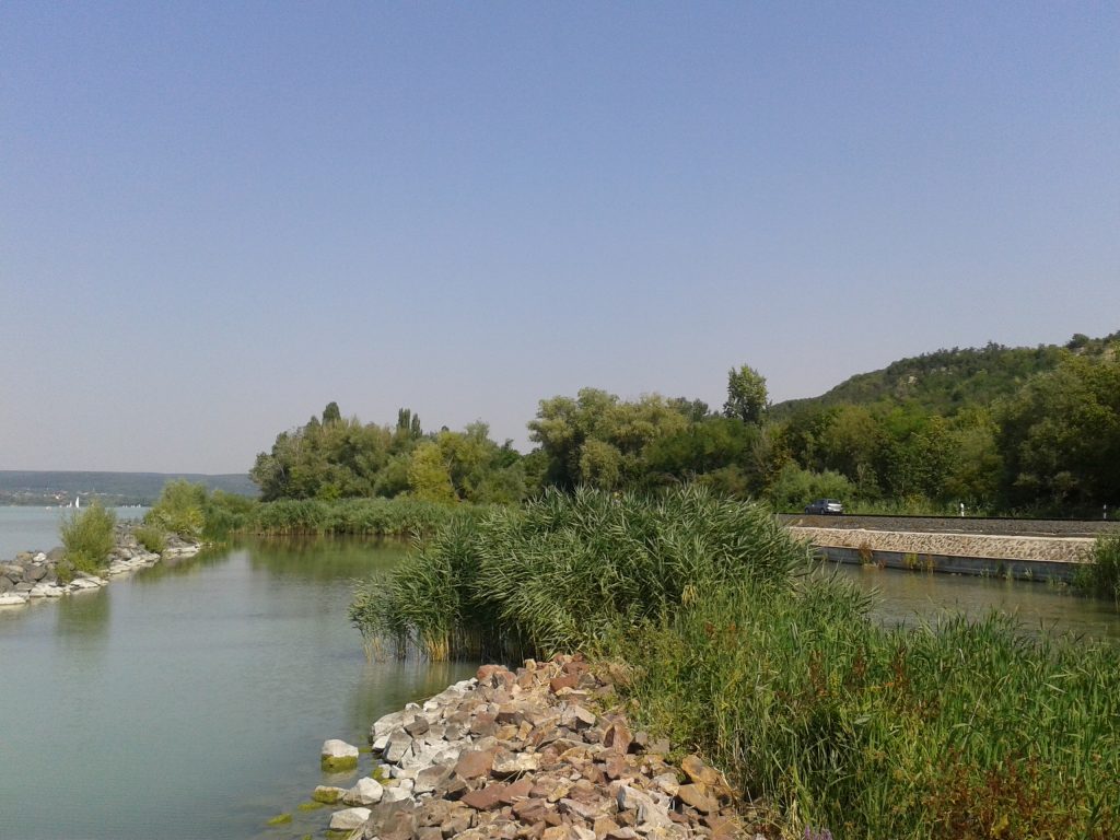 User comments Vasúti partvédmű