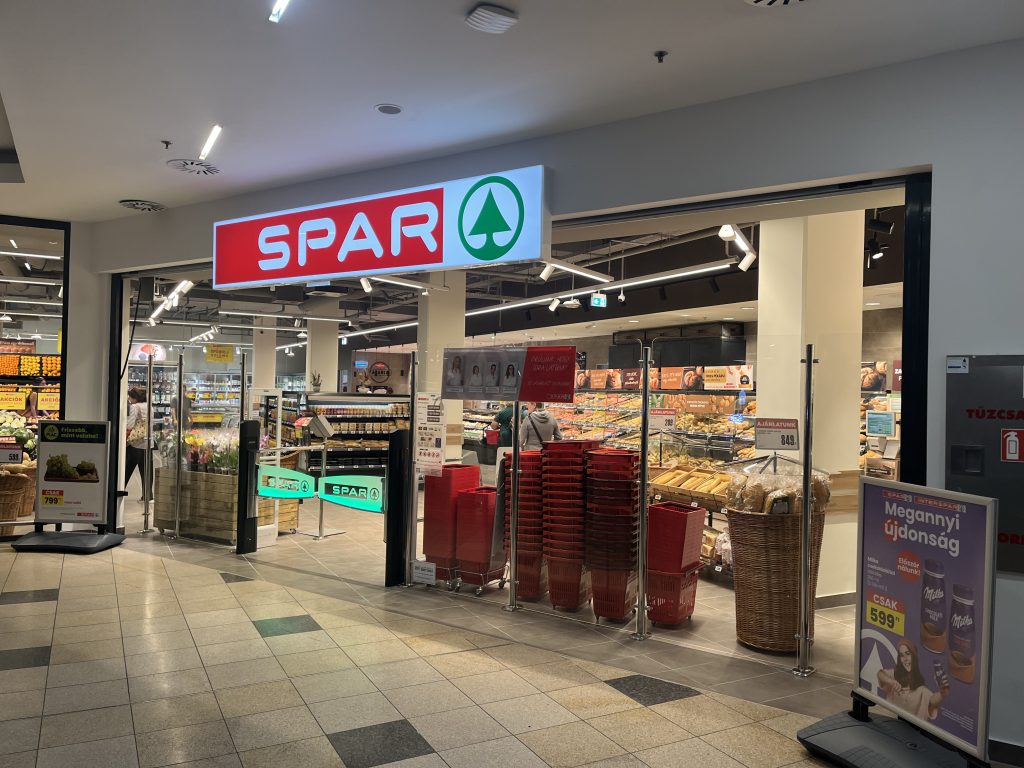 Spar Nyíregyháza 2 SPAR szuper- és hipermarketek