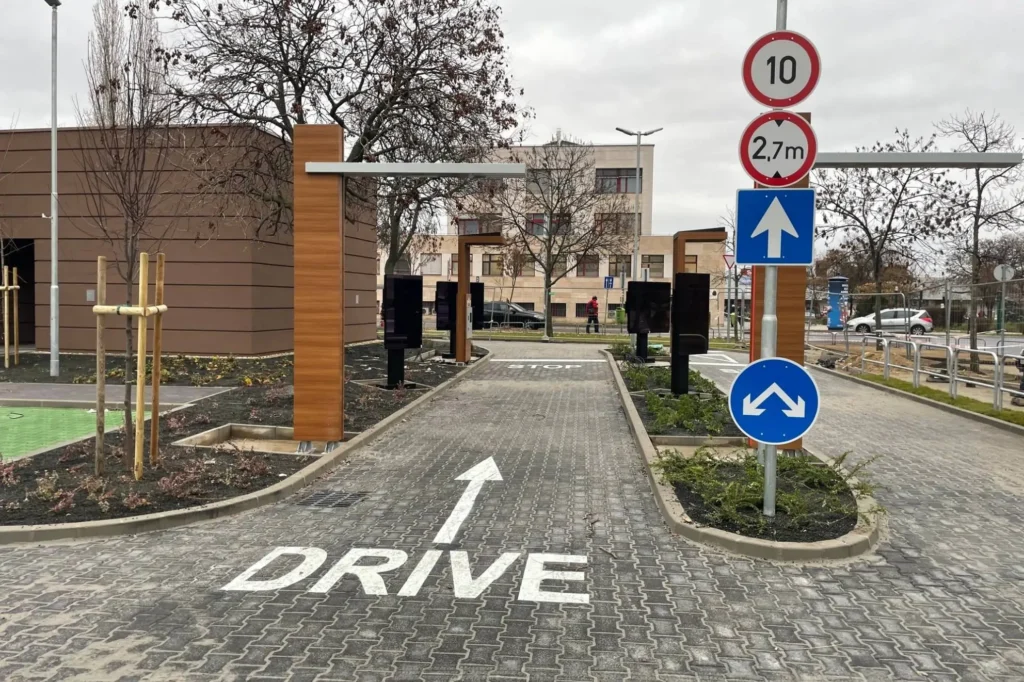 19 Burger King Drive-In Csepel