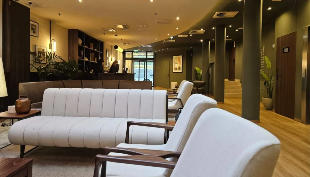 34 The Honest Budapest by Chic & Basic 4-star