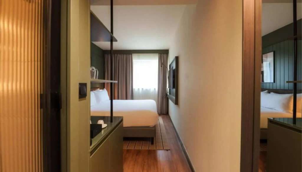 36 The Honest Budapest by Chic & Basic 4-star