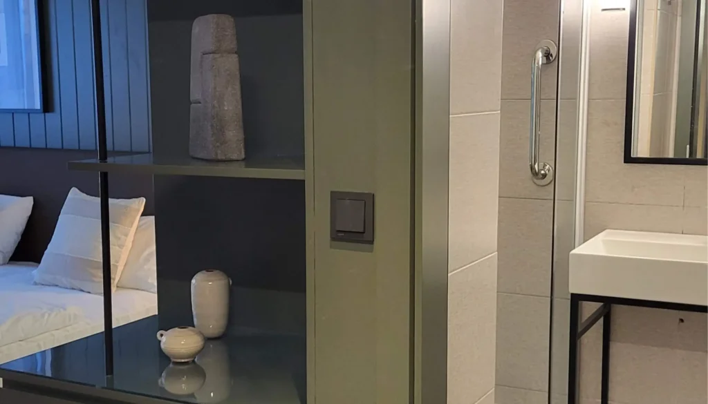 39 The Honest Budapest by Chic & Basic 4-star